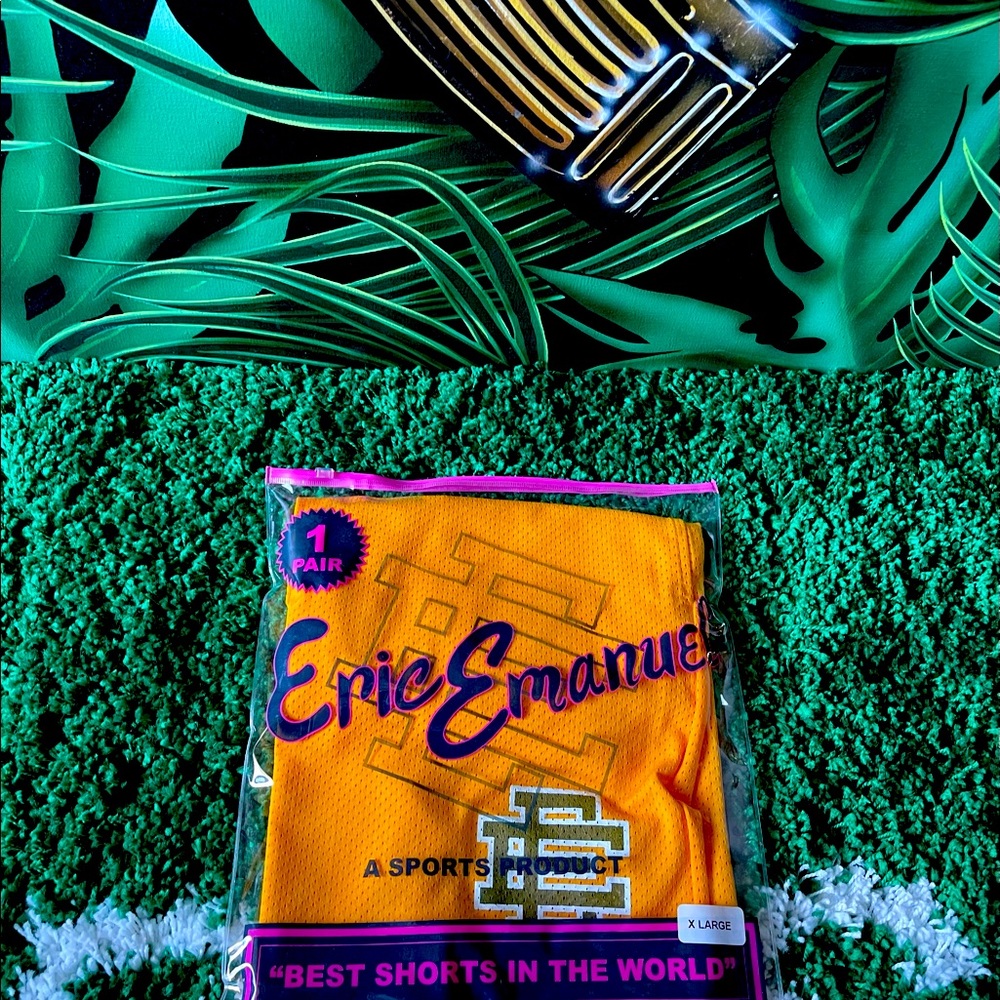 ✅RARE EXCLUSIVE SHORTS BY DESIGNER ERIC EMANUEL!!